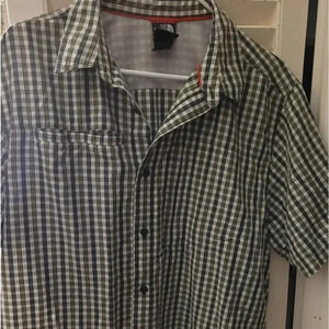 North Face‎ Mens casual short sleeve button shirt.
